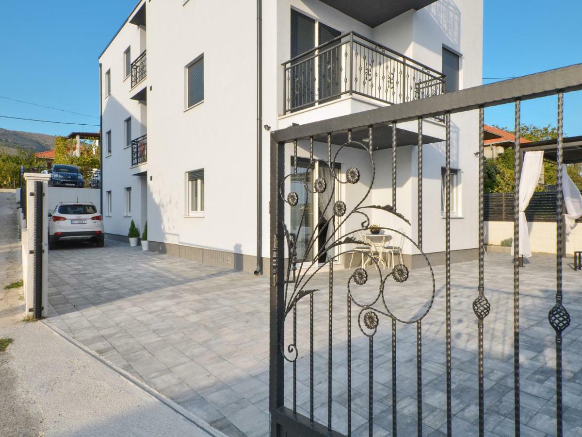 Deluxe Apartman Porto Трогир Екстериор снимка